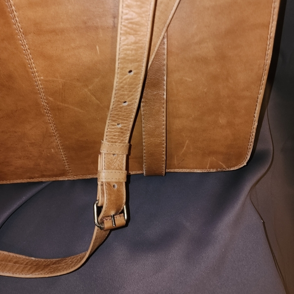 Vintage Leather Messenger Bag - Picture 6 of 13